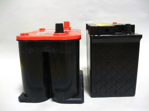 R33、R34　GT-R　純正標準仕様からオプティマバッテリー　OPTIMAへ　大きさ比較２
